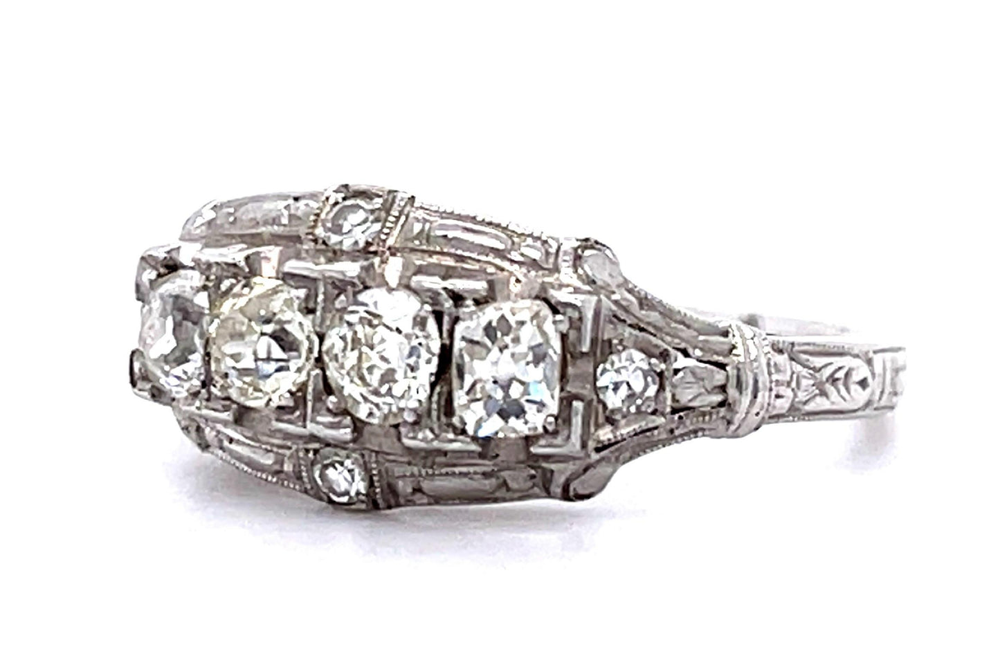 18KW Diamond Art Deco Ring 3.7gr 0.84ct(dia) Circa 1930s ESTATE  Size 6.75
