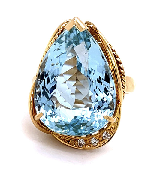 14.47ct Aquamarine .04ct Diamond 18KY Ring