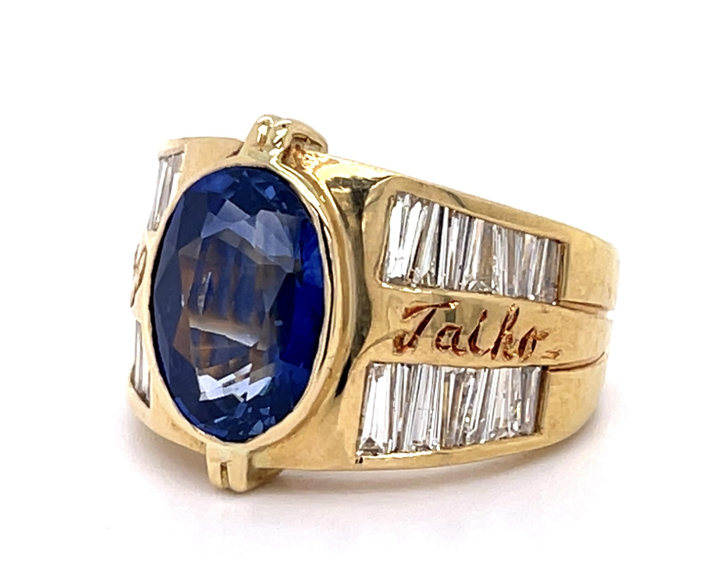 4.03ct Sapphire 1.35ct Baguette Diamond 18KY Ring