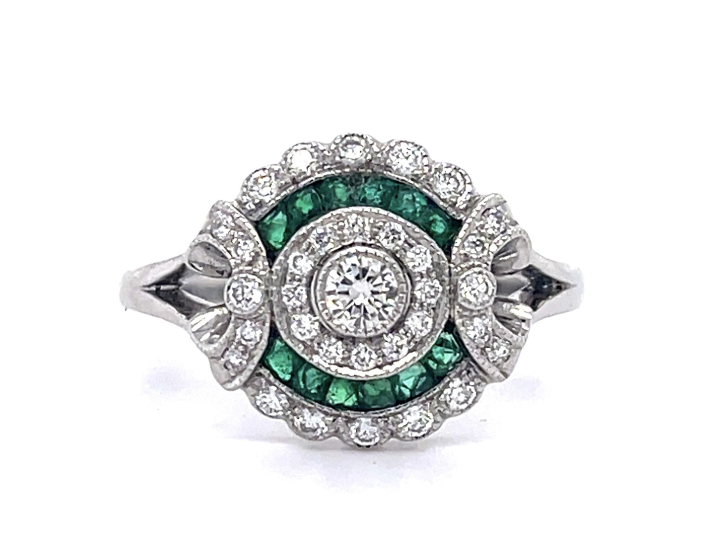 0.30ct Diamond &  0.38ctw Emerald 18KW  3.70gr Ring Size 6.75