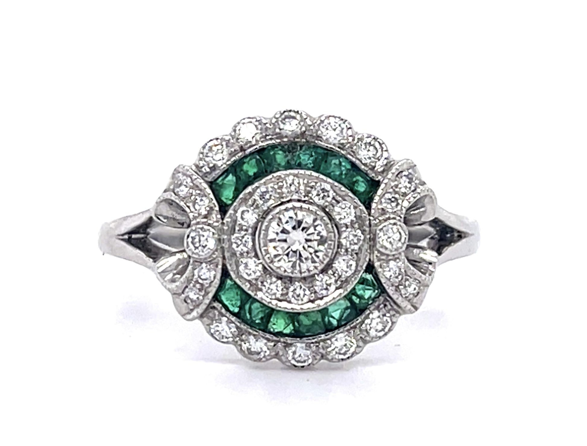 0.30ct Diamond &  0.38ctw Emerald 18KW  3.70gr Ring Size 6.75