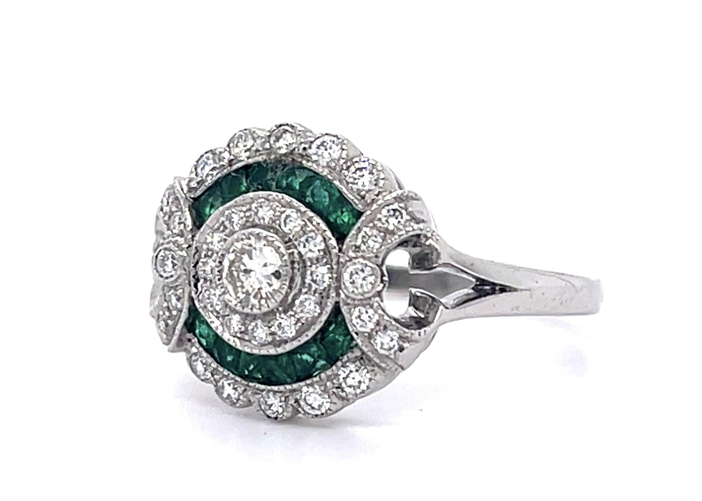 0.30ct Diamond &  0.38ctw Emerald 18KW  3.70gr Ring Size 6.75