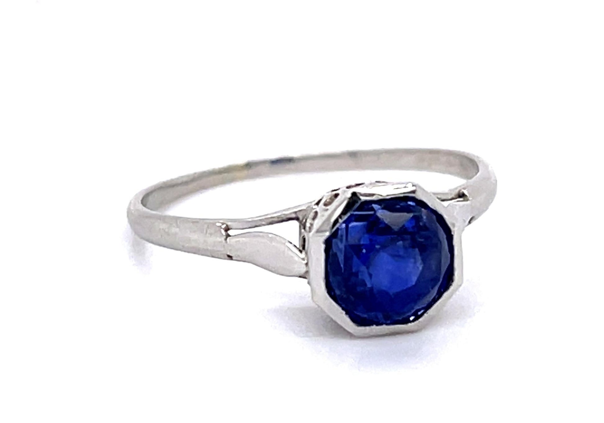 Art Deco 2.25ct Sapphire Platinum Solitaire Ring (Antique 1920s)