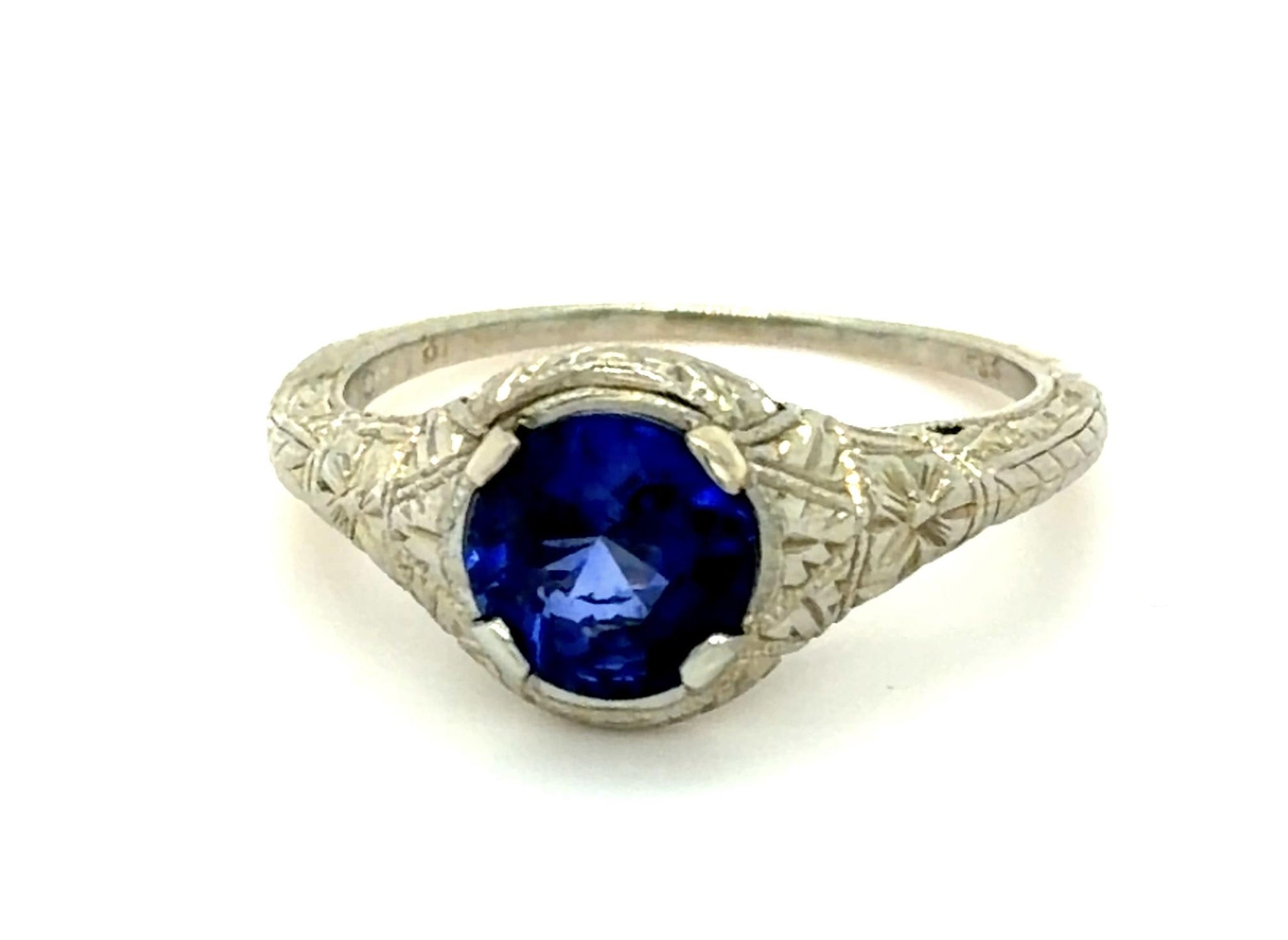 Art Deco 1.55ct Sapphire 18KW Ring (Vintage 1930s)