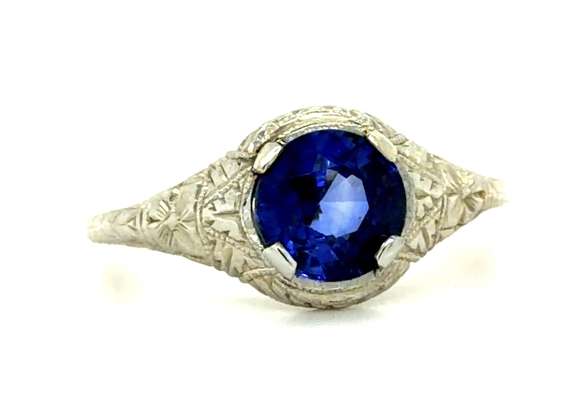 Art Deco 1.55ct Sapphire 18KW Ring (Vintage 1930s)