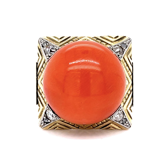 18KY Coral &  Diamond Ring 12gr 0.24ct twt(dia) Circa 1960 ESTATE  Size 9