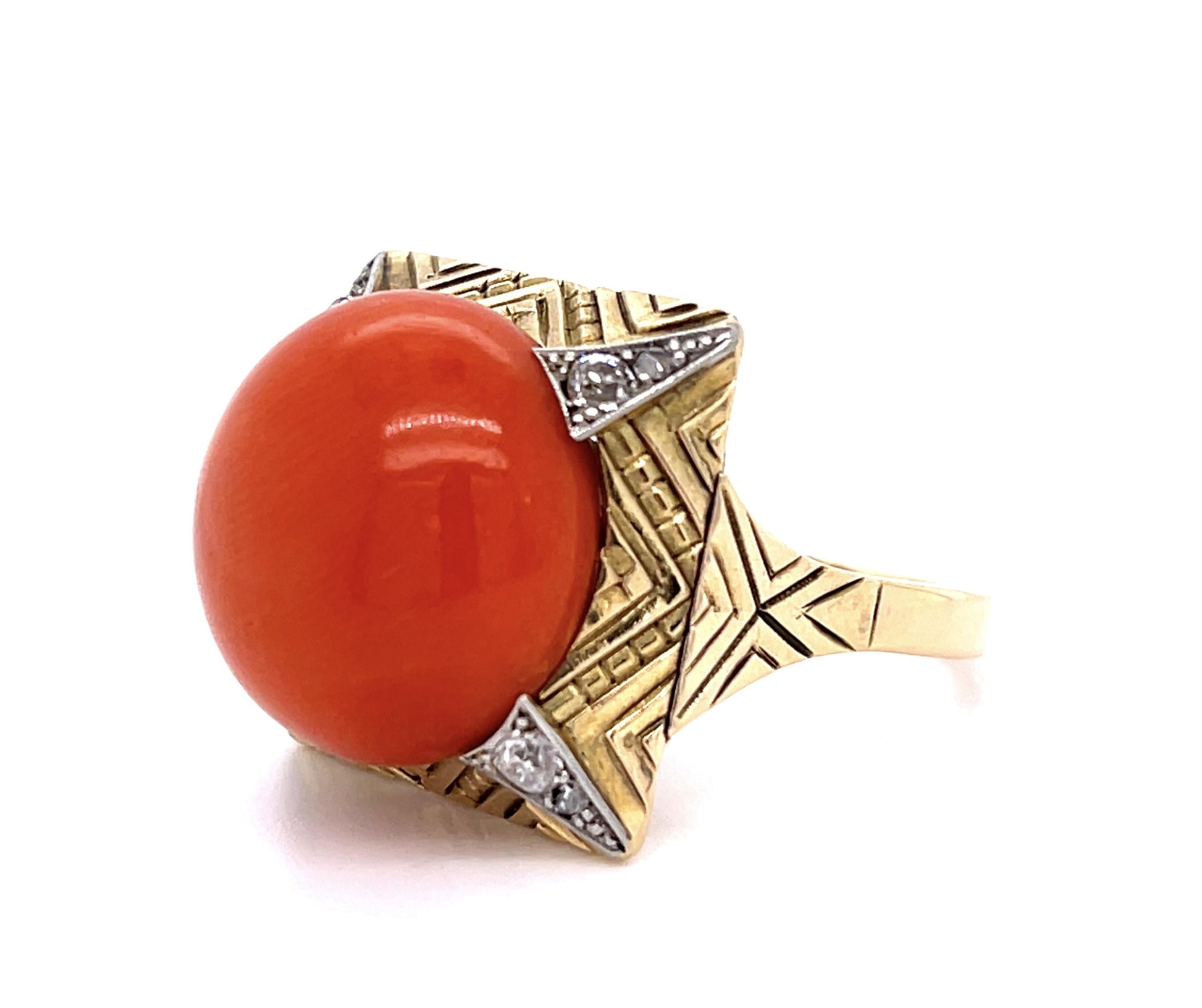 18KY Coral &  Diamond Ring 12gr 0.24ct twt(dia) Circa 1960 ESTATE  Size 9