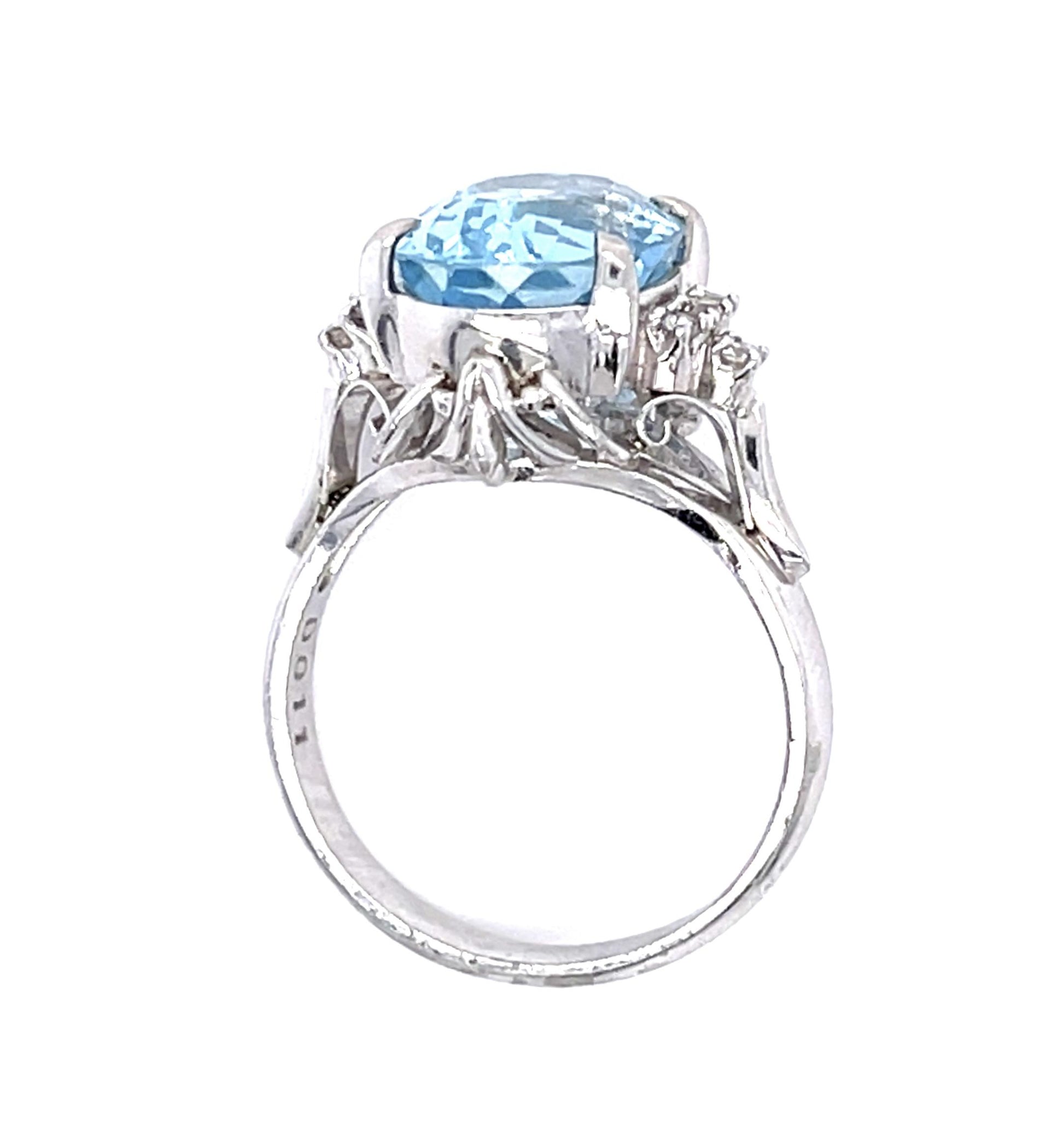 4.01ct Aquamarine .11ct Diamond platinum Ring