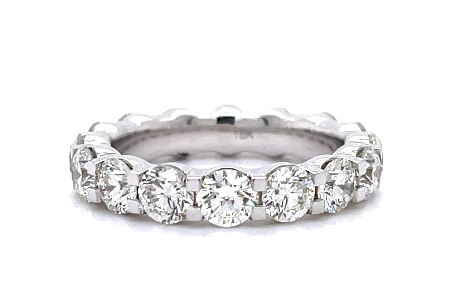 3.80ct Round Diamond 18KW Band Ring
