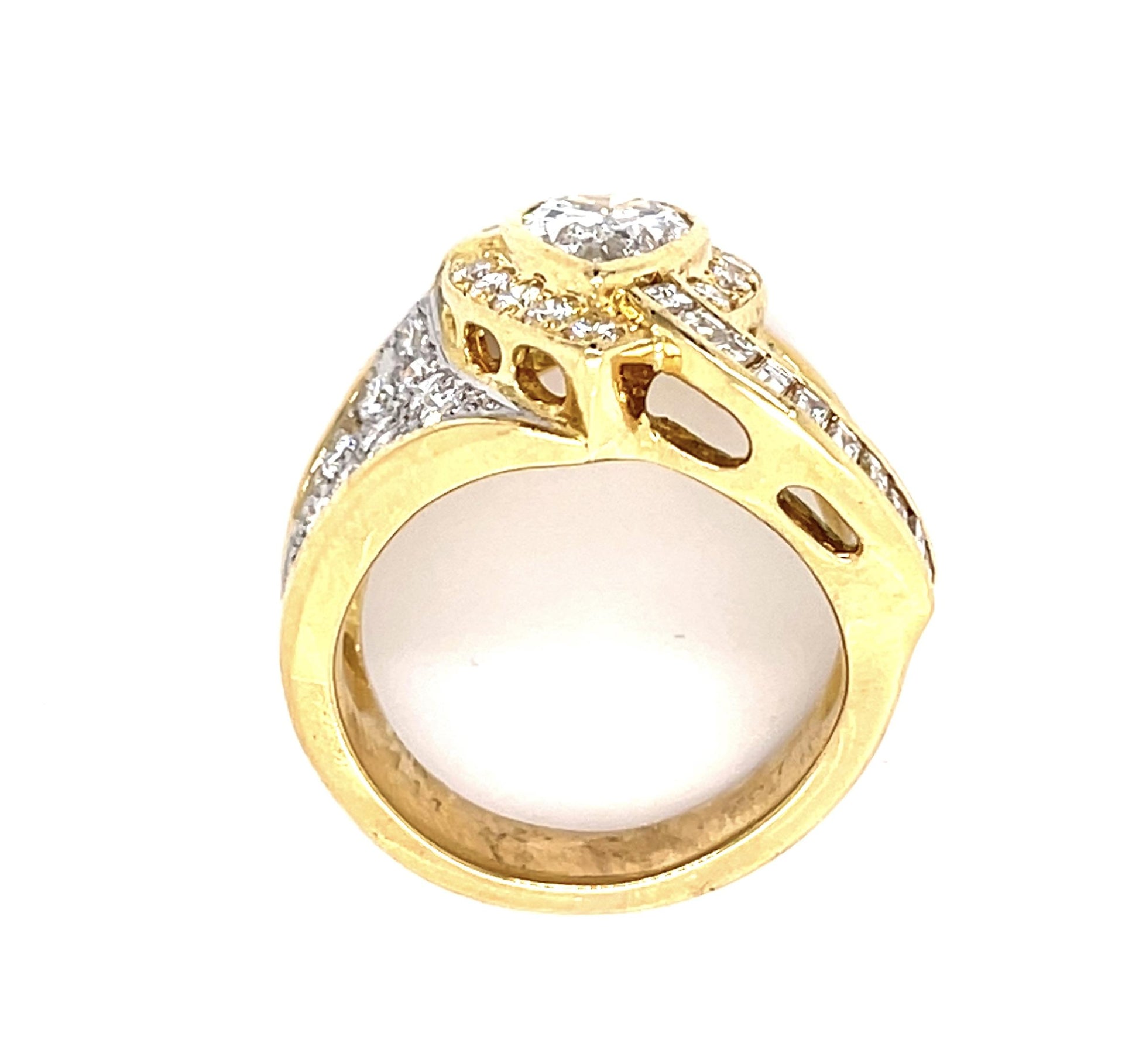 1.44ct Pear Diamond 18KY Ring 1.67ct SD