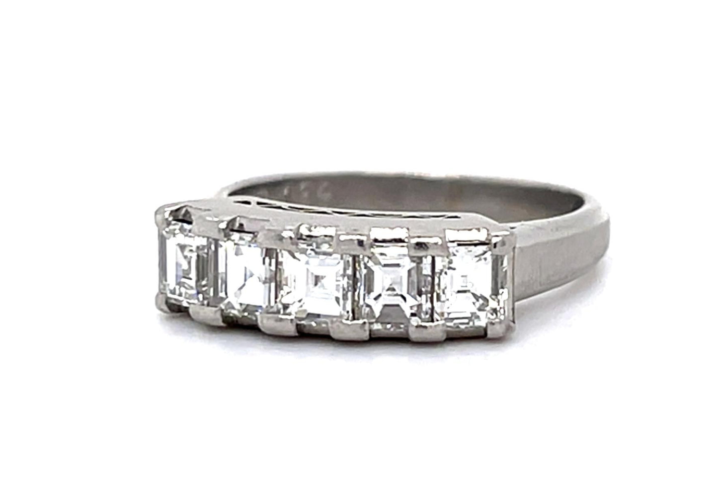 1ct Carre Cut Diamond Platinum Band Ring