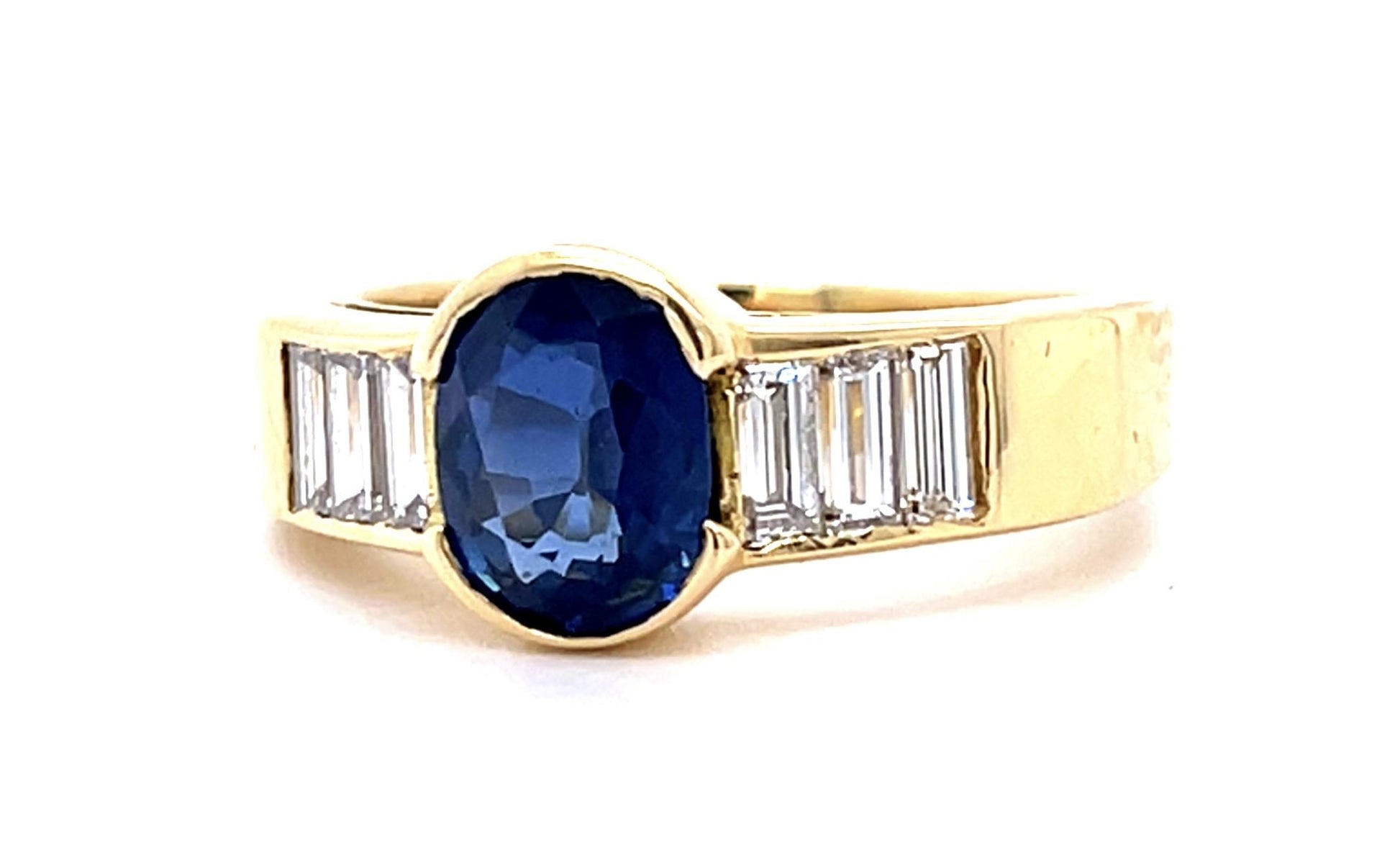 1.61ct Oval Sapphire 18KY Ring