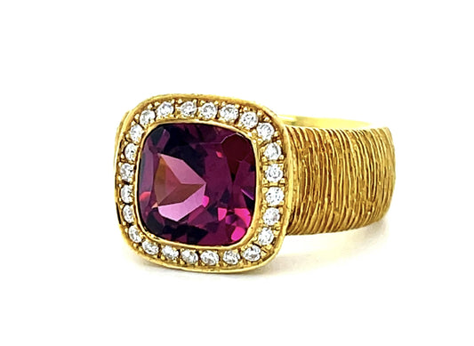 2.50ct Reddish Pink Tourmaline 18KY Ring