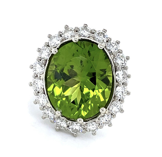 9.08ct Peridot 18KW Gold Ring (Vintage 1960s)