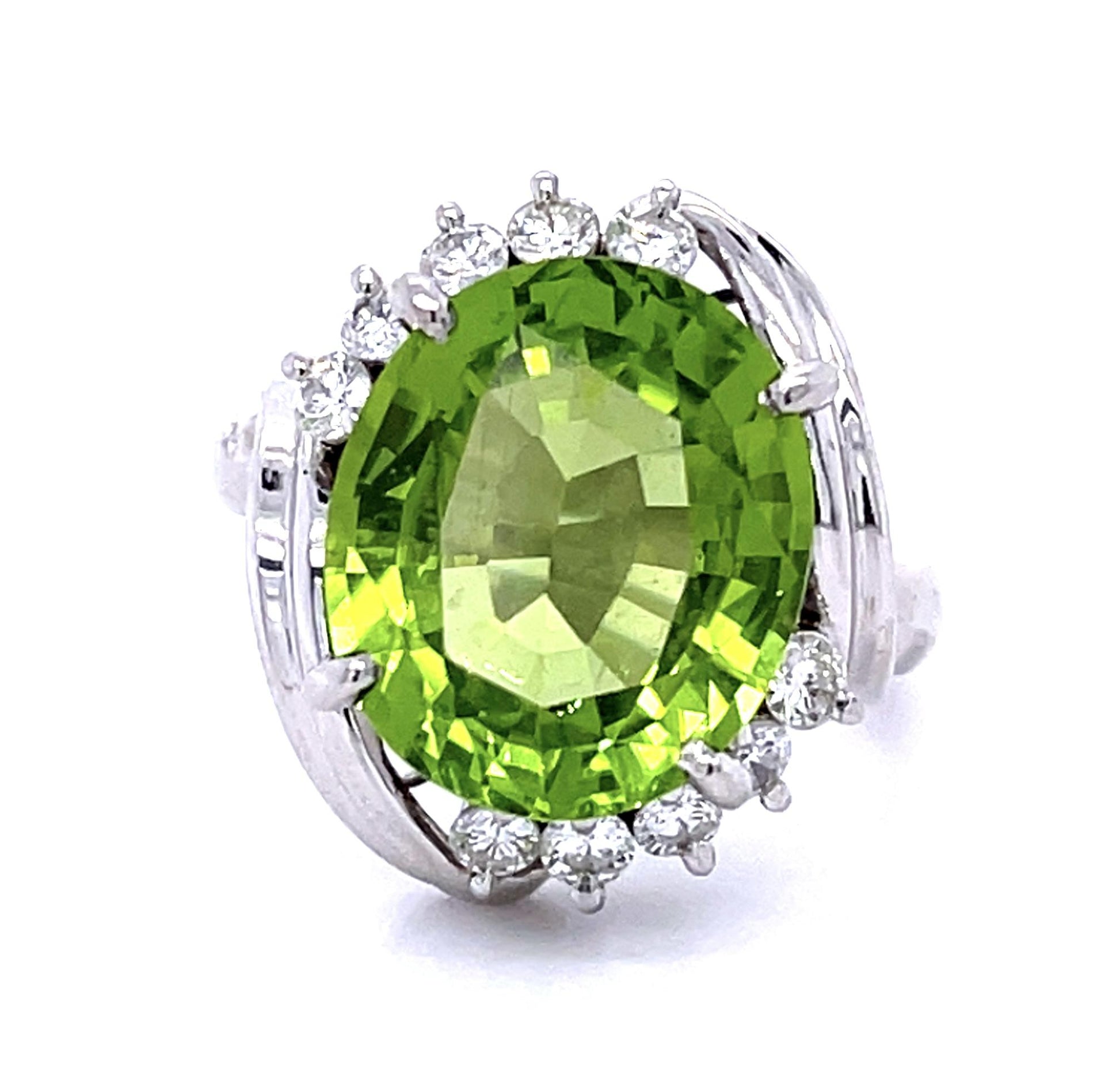 7.38ct Peridot Platinum Ring .47ct Diamond 8.80g