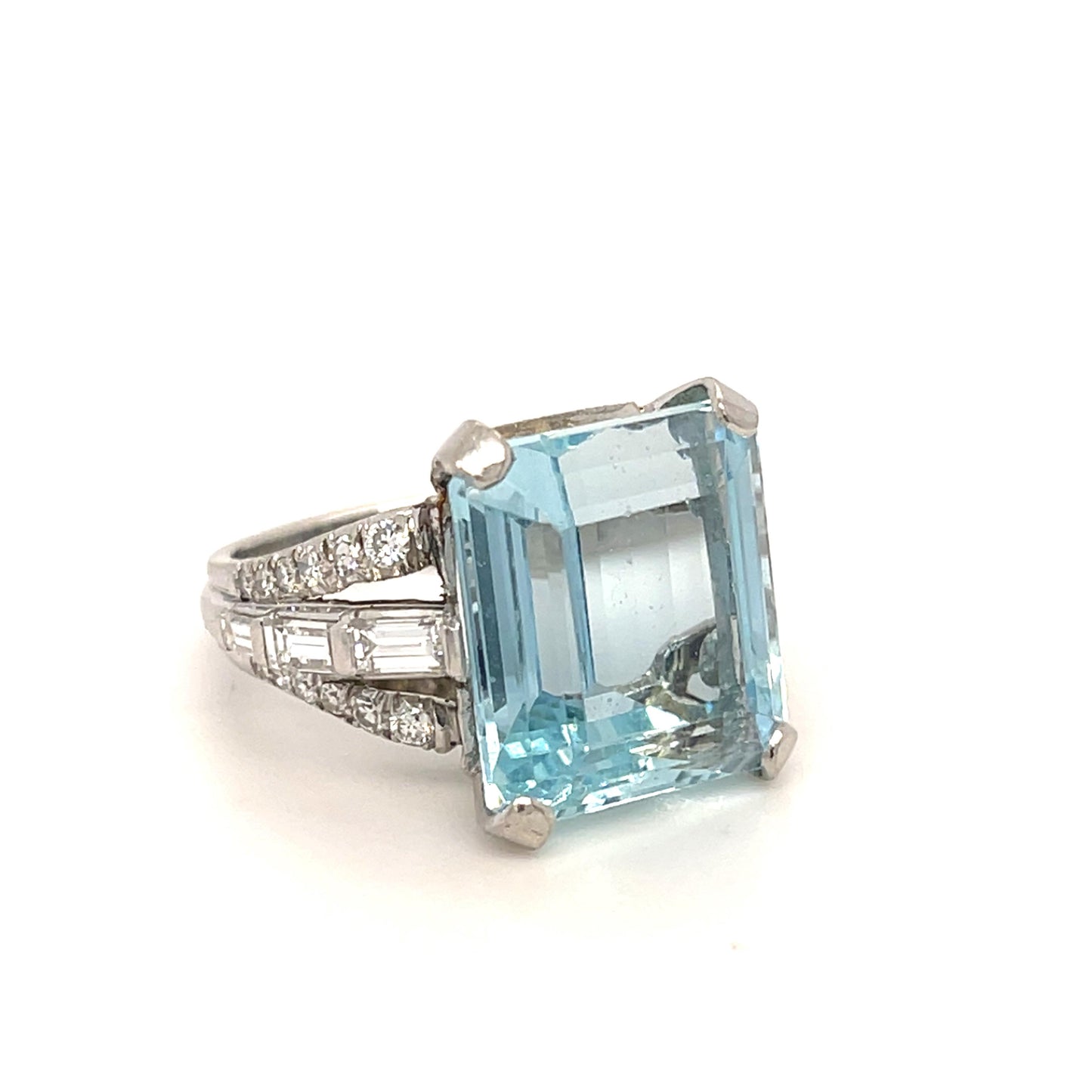 Original 15ct Aquamarine 1.30ct Diamond PT Ring (Circa 1970s)