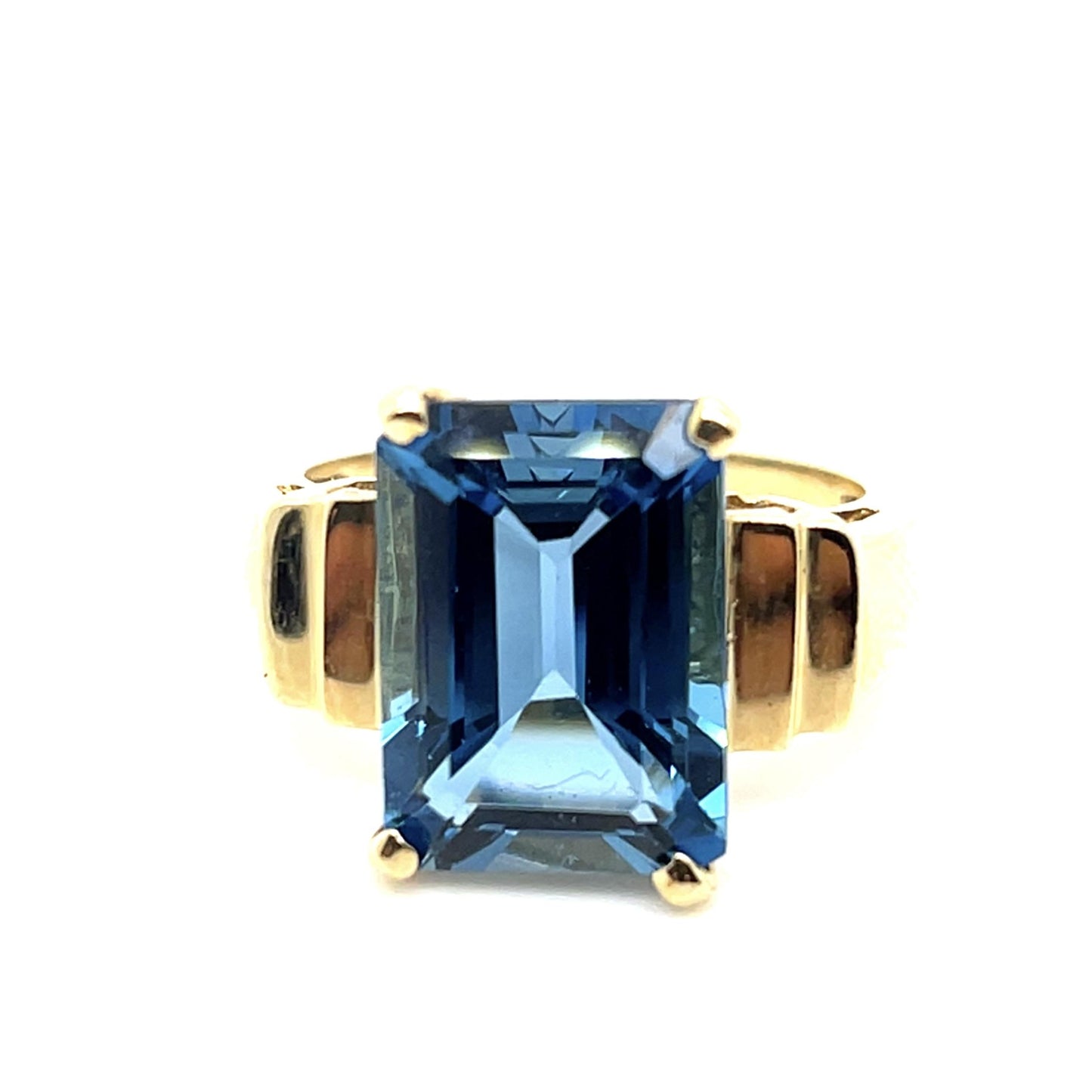 10ct Blue Topaz 14KY Ring
