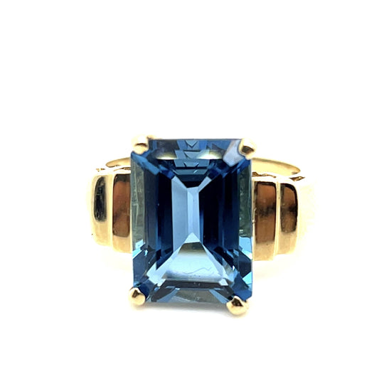 10ct Blue Topaz 14KY Ring