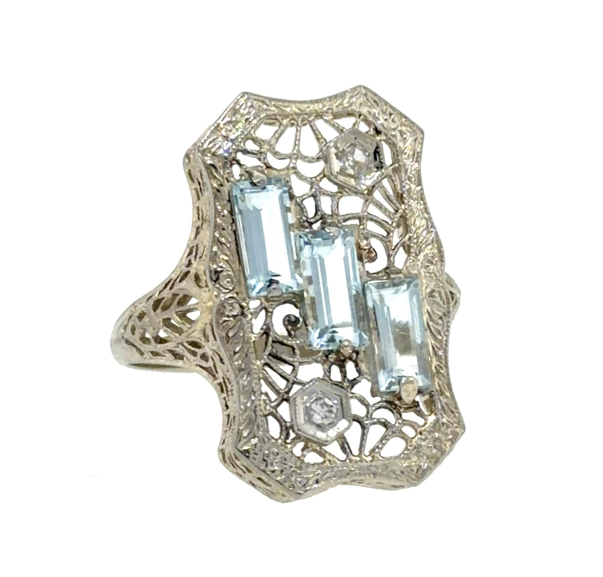 Art Deco 1ct Aquamarine .04ct Diamond 18KW Gold Ring (Vintage 1930s)