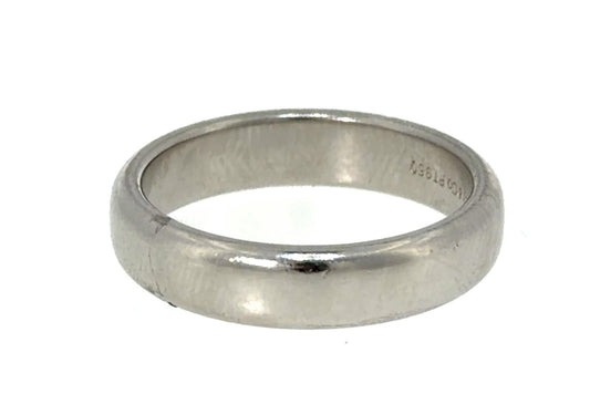 Tiffany & Co. Platinum Band Weighing 9.1 grams  Ring Size 7