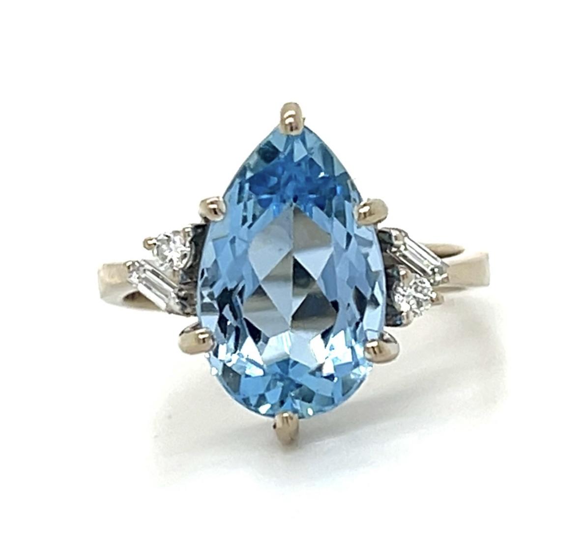 4.50ct Aquamarine .20ct Diamond 18KW 4.07g 5.50 Size