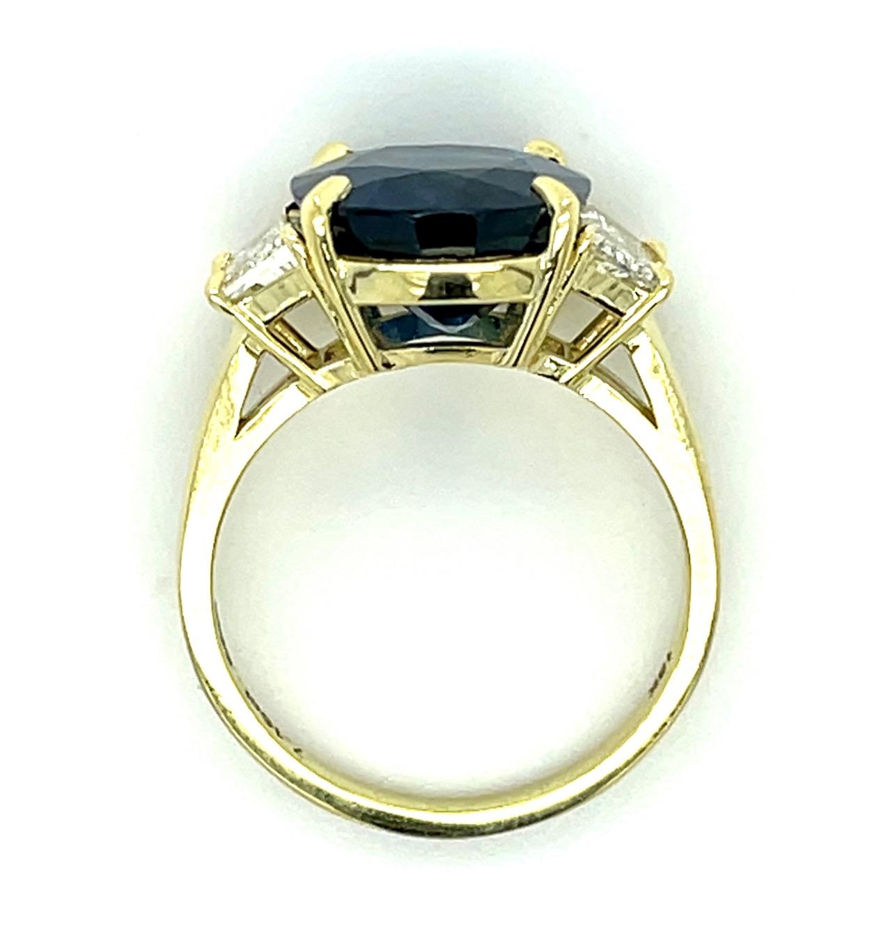 7.16ct Sapphire .88ct Trapezoid Diamond 18KY Ring 6.12g 7 Size