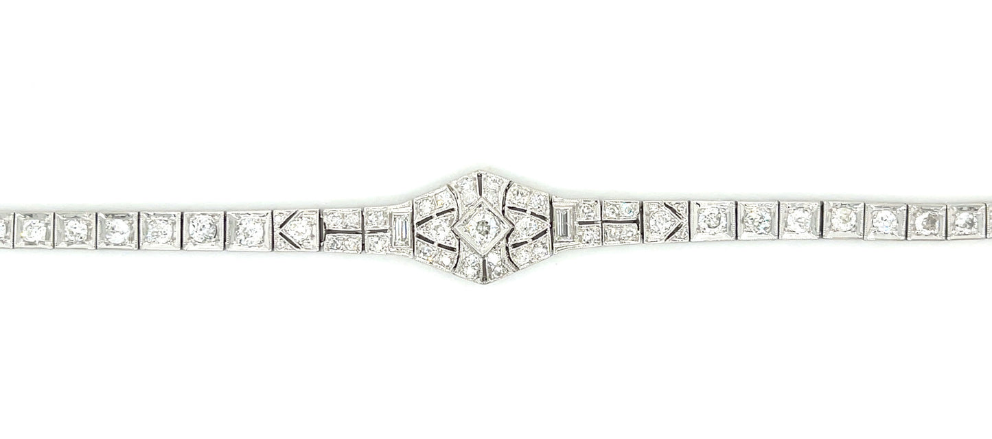 Art Deco (Circa 1930s) 4.75ct Old European Cut Diamonds Platinum Vintage Bracelet