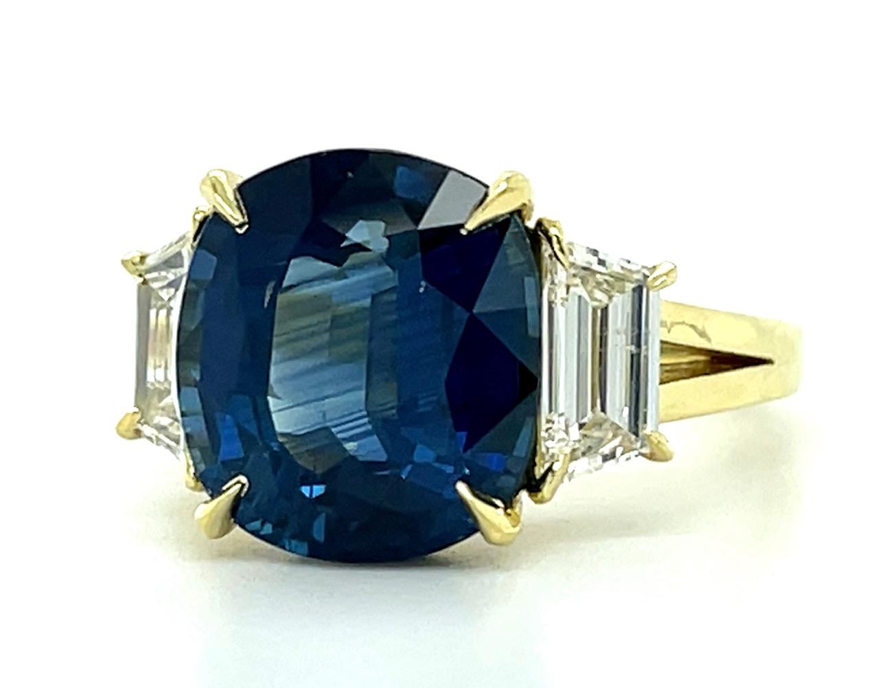 7.16ct Sapphire .88ct Trapezoid Diamond 18KY Ring 6.12g 7 Size