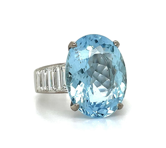 10.73ct Aquamarine 2.50ct Diamond 18KW Ring 6 Size 9.37g