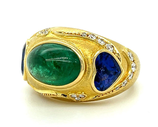 4.26ct Cabochon 3.06ct Heart Sapphire .41ct Diamond 18KY Ring (Estate 1970s)