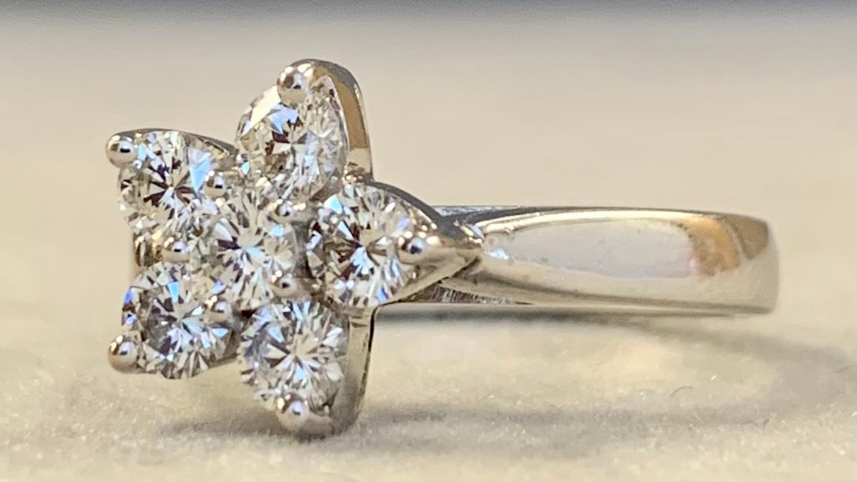 18K Flower Diamond Ring