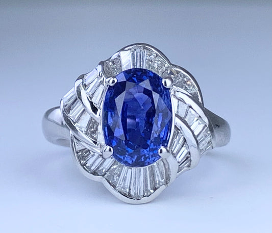 Platinum Sapphire 3.20ct and Diamond Ring