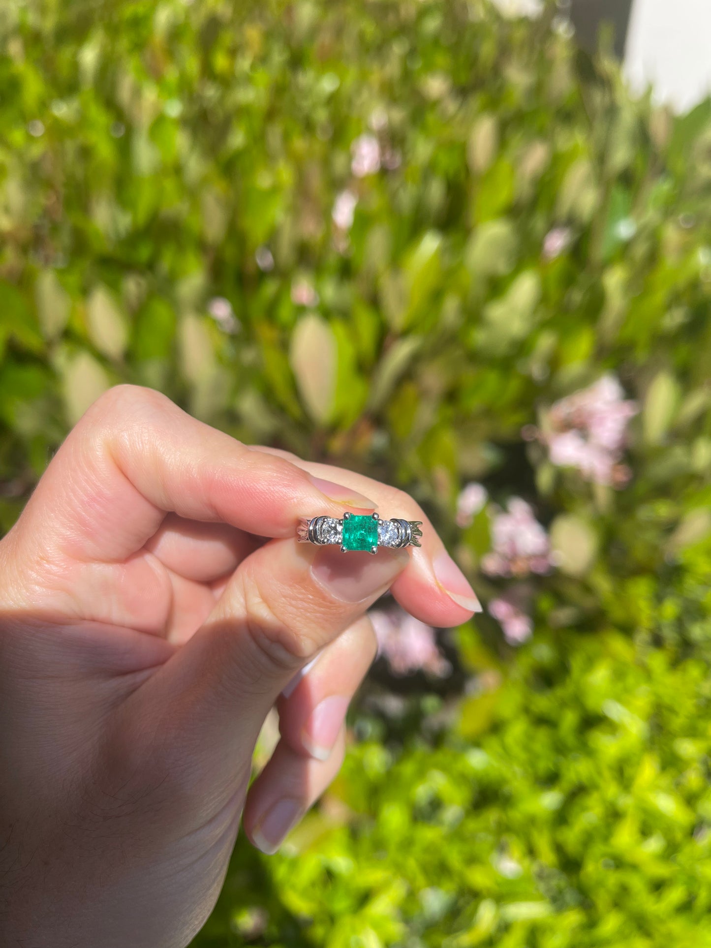 .75ct Gem Green Emerald .34ct Diamond Platinum Estate Ring (Circa 1980s)